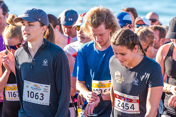 Beach2Beach Fun Run 2025. Dee Why Beach