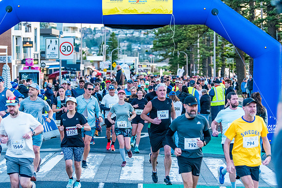 Beach2Beach Fun Run 2025. Dee Why Beach
