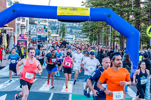 Beach2Beach Fun Run 2025. Dee Why Beach