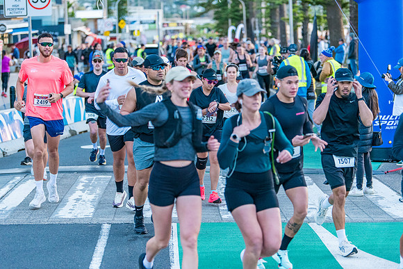 Beach2Beach Fun Run 2025. Dee Why Beach