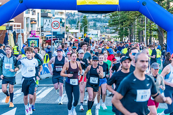 Beach2Beach Fun Run 2025. Dee Why Beach