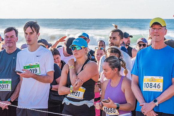 Beach2Beach Fun Run 2025. Dee Why Beach