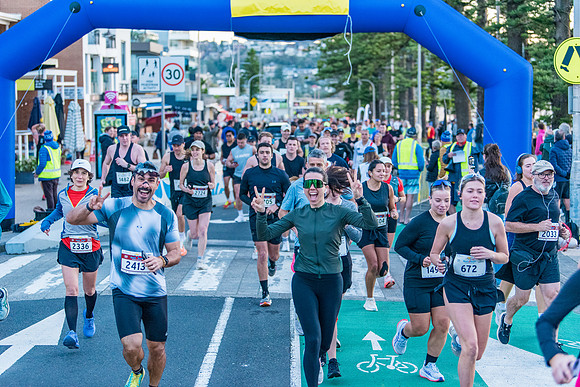 Beach2Beach Fun Run 2025. Dee Why Beach