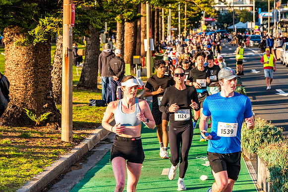 Beach2Beach Fun Run 2025. Dee Why Beach