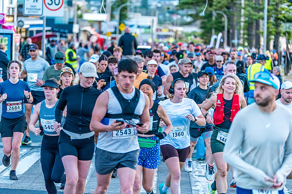 Beach2Beach Fun Run 2025. Dee Why Beach