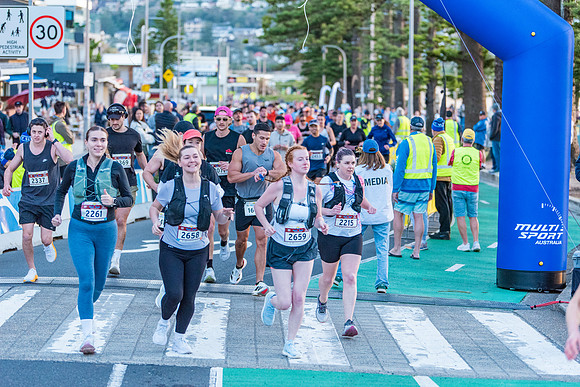 Beach2Beach Fun Run 2025. Dee Why Beach