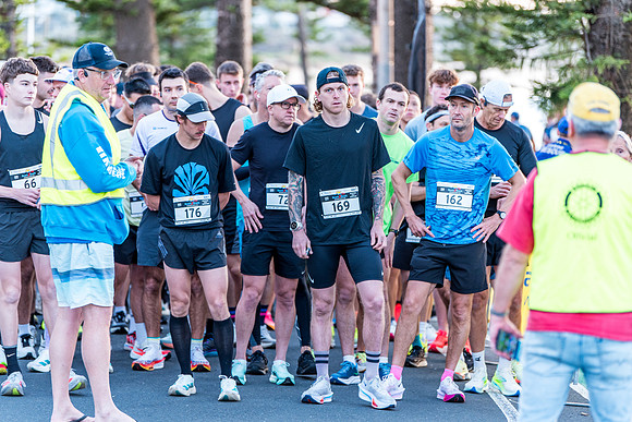 Beach2Beach Fun Run 2025. Dee Why Beach