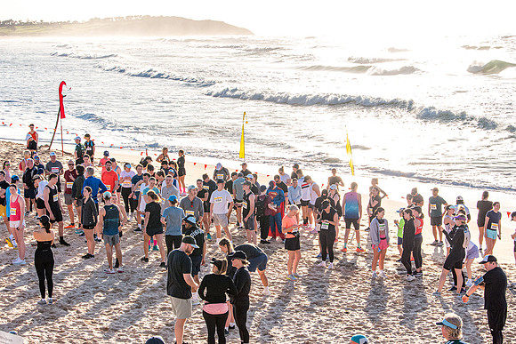 Beach2Beach Fun Run 2025. Dee Why Beach