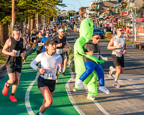 Beach2Beach Fun Run 2025. Dee Why Beach
