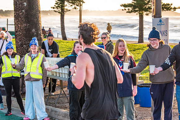 Beach2Beach Fun Run 2025. Dee Why Beach