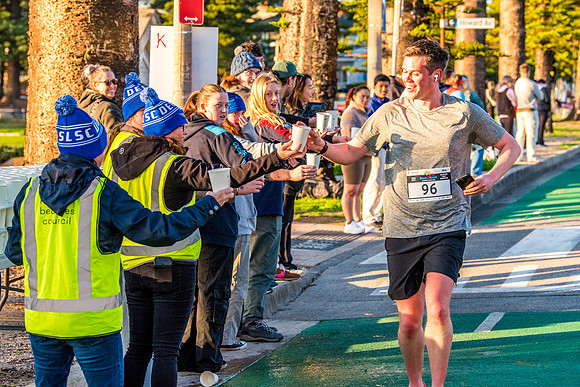 Beach2Beach Fun Run 2025. Dee Why Beach