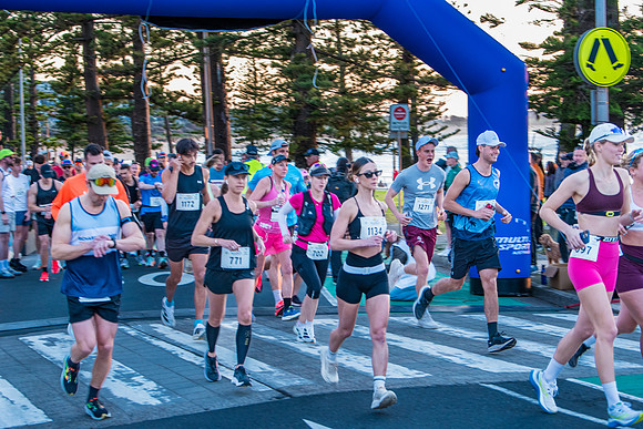 Beach2Beach Fun Run 2025. Dee Why Beach